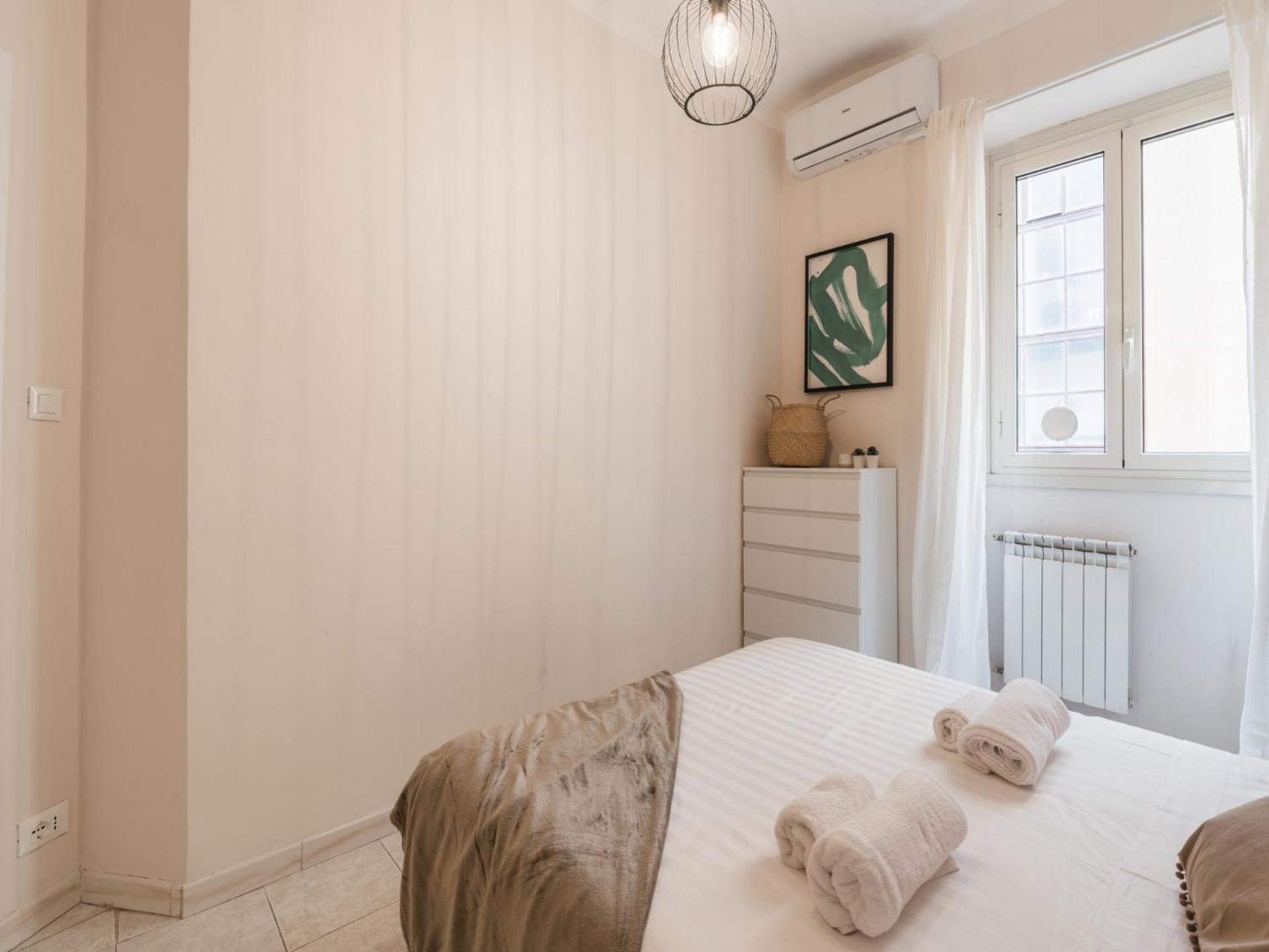 The Best Rent - Spacious One-Bedroom Apartment Near Colosseum Róma Kültér fotó